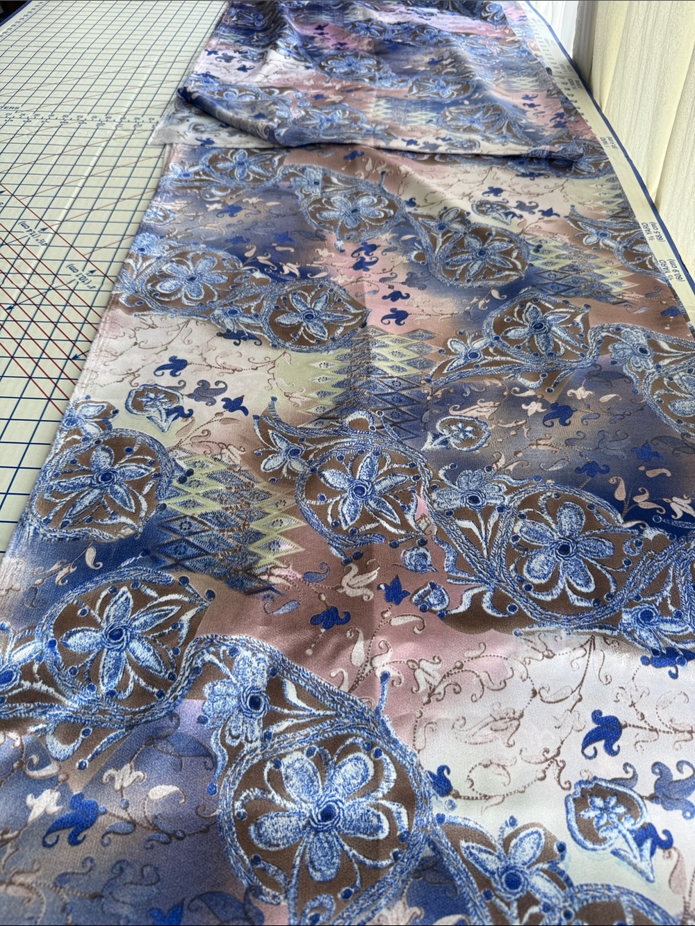 Vintage 90s Satin Fabric 5 Yards Drapey Ornate Floral Medallion Blue Mauve - Picture 2 of 13